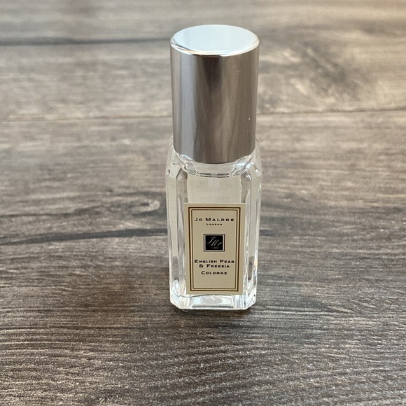 Jo Malone English pear and freesia - Picture 3 of 4